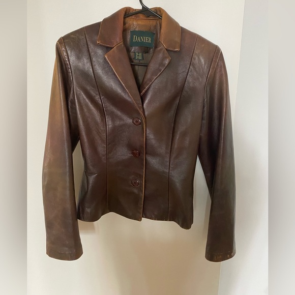 AUTHENTIC LEATHER BROWN DANIER FITTED BLAZER! - Picture 1 of 6